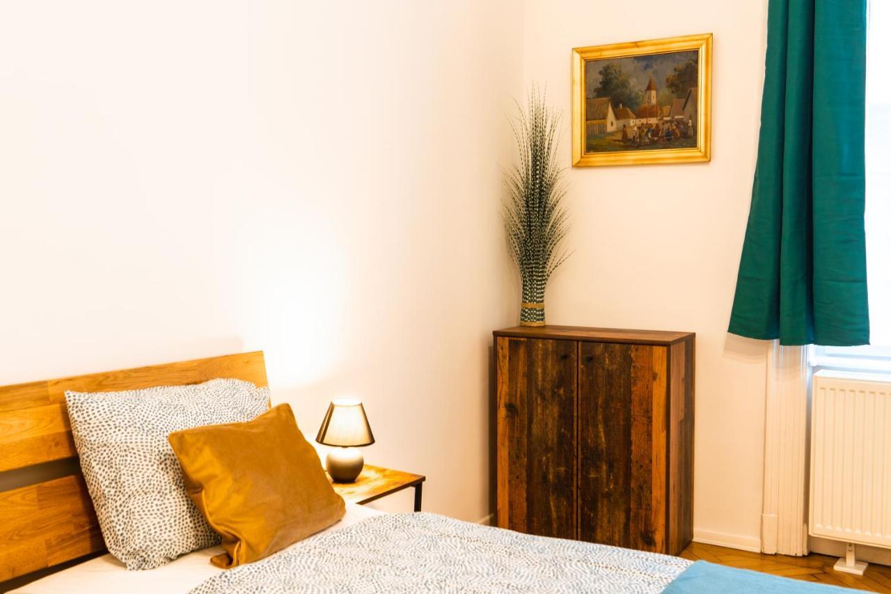 Palace Quarter Suite Budapest Exterior photo
